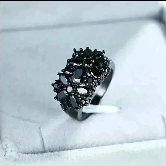 Black 10k Gold Filled Flower Ring - Picture 6 of 11